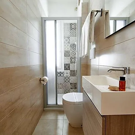 Lilium Maris Hotel *